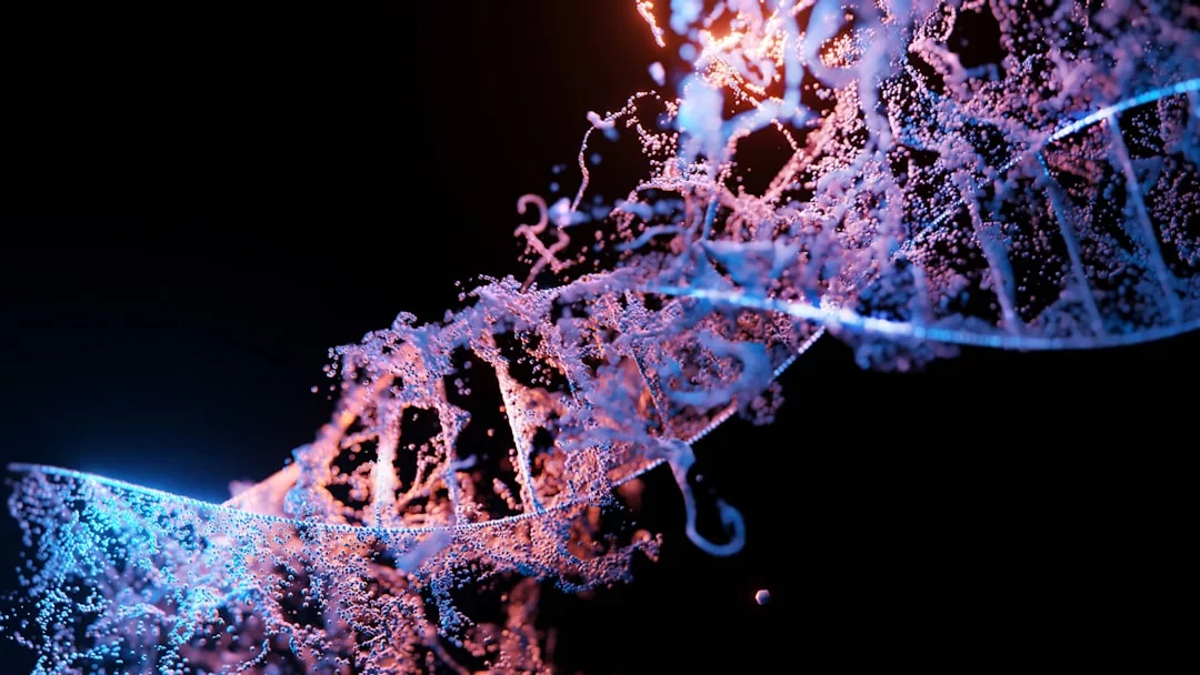 Eine digitale Nahaufnahme eines DNA-Doppelhelixstrangs mit blauen und rosa Lichteffekten auf dunklem Hintergrund, inspiriert von den leuchtenden Farben Mallorcas.